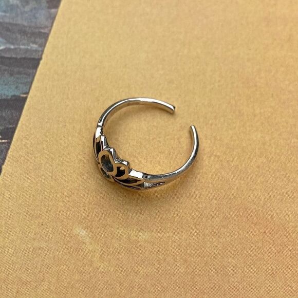 Sterling Silver Lotus Flower Toe Ring Midi RIng - Picture 3 of 5